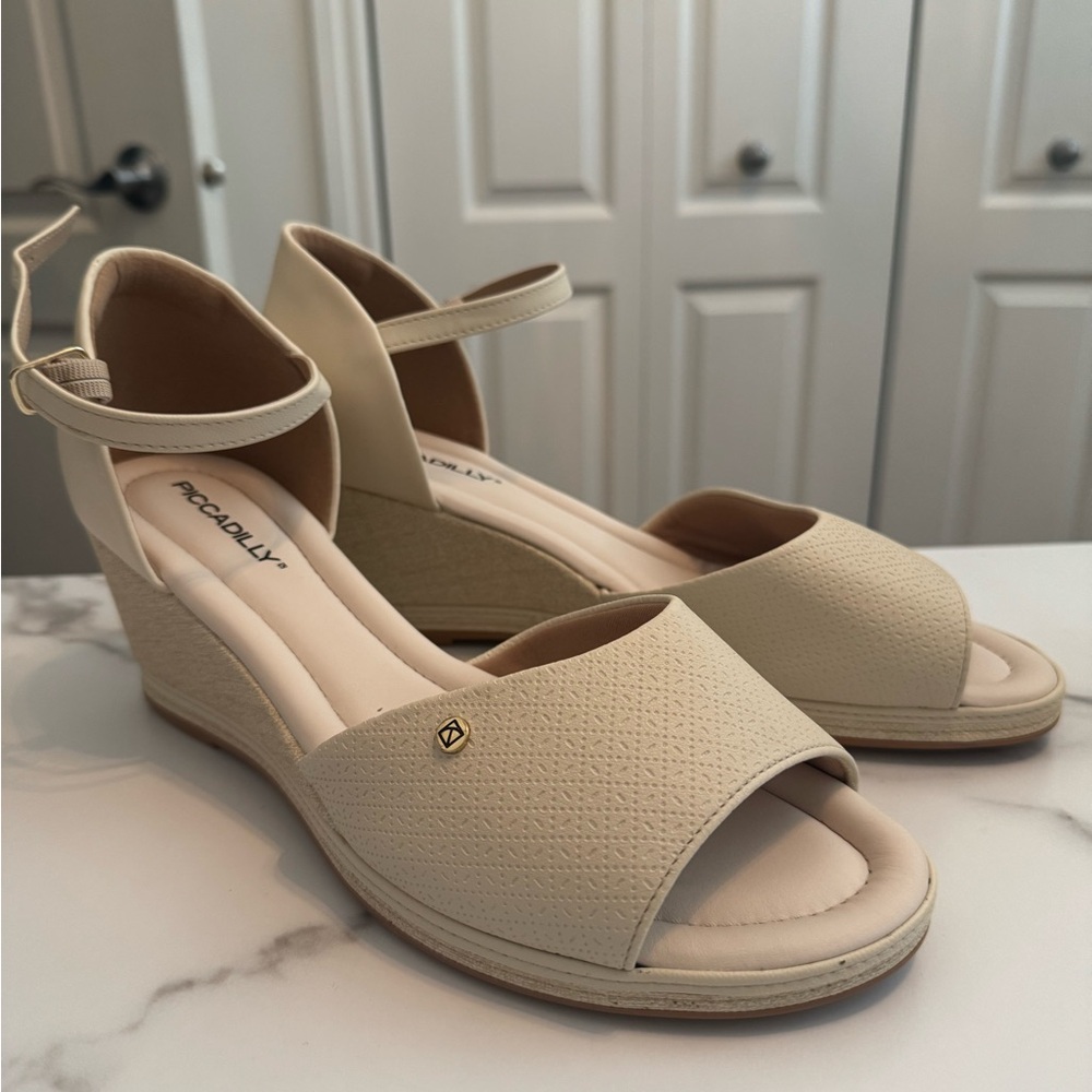 Cream Textured Wedge Sandals with Peep-Toe